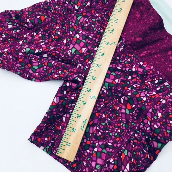 Lululemon Women’s Shorts Size 4 Speed Track Short Paradise Geo Print Plum - Picture 11 of 11